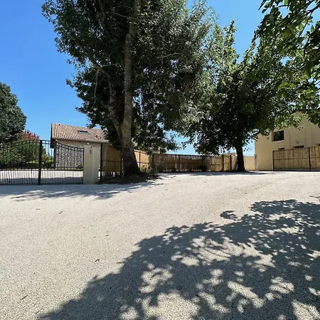 La Halte Occitane - Classe 3 Etoiles - 1 Chambre, Parking, Terrasse, Inclus Апартаменты *