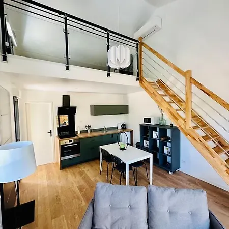 Апартаменты La Halte Occitane - Classe 3 Etoiles - 1 Chambre, Parking, Terrasse, Inclus